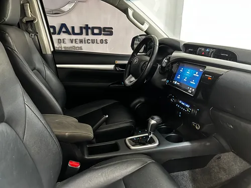 Toyota Hilux 2.4 Diésel Automática