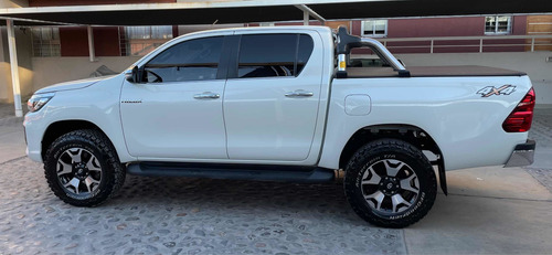 Imagen 3 de 14 de Toyota Hilux 2019 2.8 Cd Srx 177cv 4x4 At
