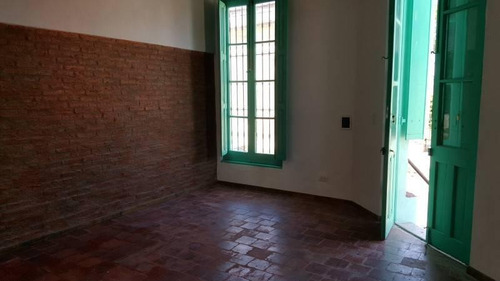 Imagen 2 de 13 de Casa De 3 Dormitorio Con Patio - Abasolo Y Guemes