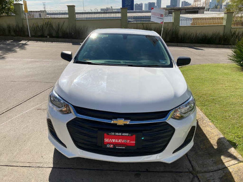 Imagen 8 de 14 de Chevrolet Onix 2021 4p Ls L3/1.0/t Man (a)