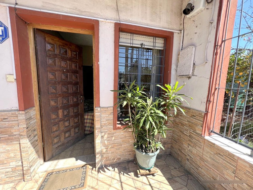 Venta Casa, A Dos Cuadras De 8 De Octubre, 3 Dormitorios