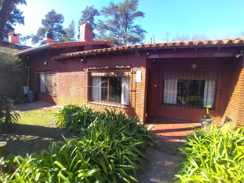 Chalet De 5 Ambientes En Robles Del Monarca, Pilar.