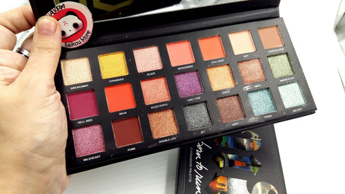 Paleta Urban Decay Born To Run 14 Sombras