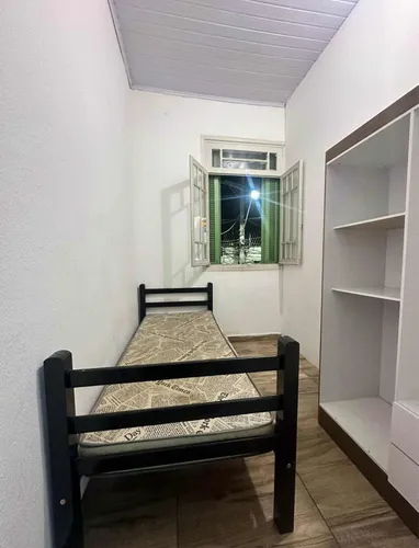 Pensão/ República/ Quartos Para Alugar/casa/kitinet