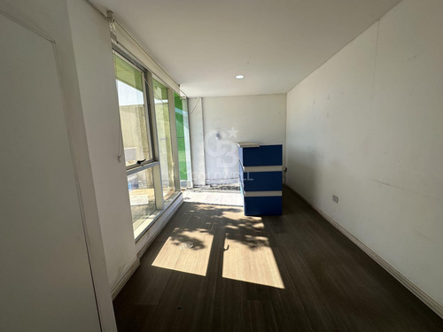 Bodega Con Oficina | Lampa