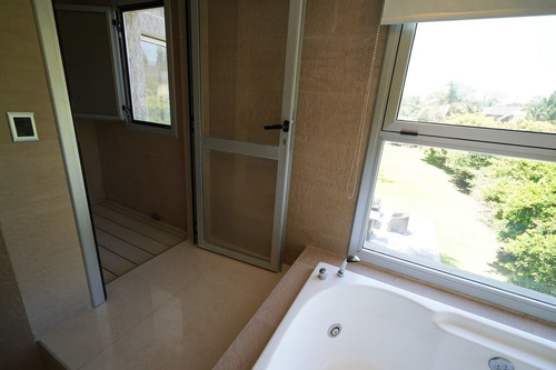 Imagen 24 de 30 de Venta Casa, 5 Amb. Pileta, Parque B Cerrado Casco Leloir