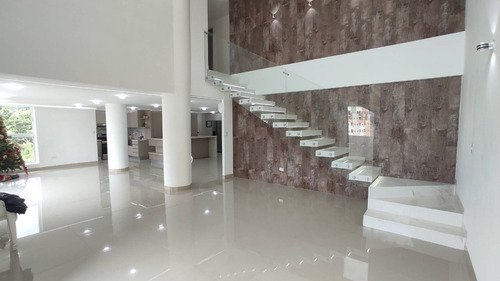 Imagen 16 de 17 de Adriana Castellanos +58 412 6697984 Ofrece Venta De Hermoso Apartamento Duplex En Residencias Iceberg El Rincón Edo. Carabobo Cod. 164797