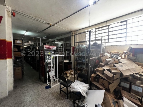 Se Vende Edificio Industrial La Candelaria Mls #24-2303