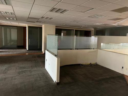 Renta De Oficinas En Lomas Verdes A $300.00 M2, Naucalpan De Juarez, Estado De Mexico.