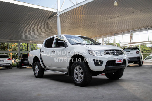 Mitsubishi L200 2.4 Cabina Doble 4x2 Mt