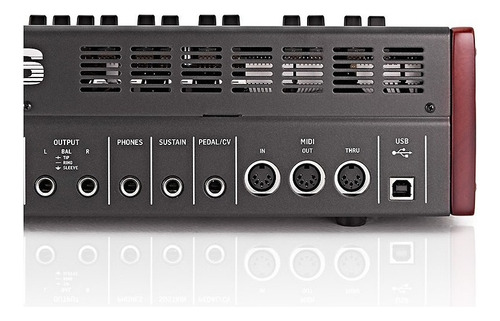 Sintetizador polifônico analógico de 6 vozes Behringer Deepmind 6