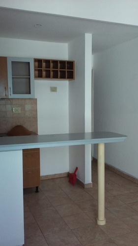 Imagen 4 de 9 de Excelente 2 Ambientes...bajas Expensas...( Con O Sin Renta)