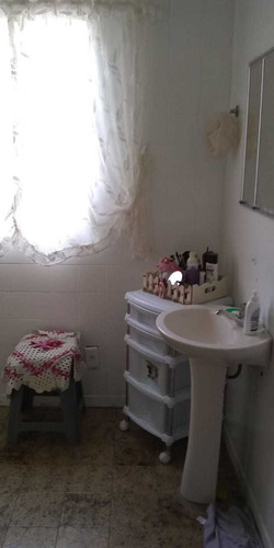 Imagem 6 de 11 de Casa À Venda