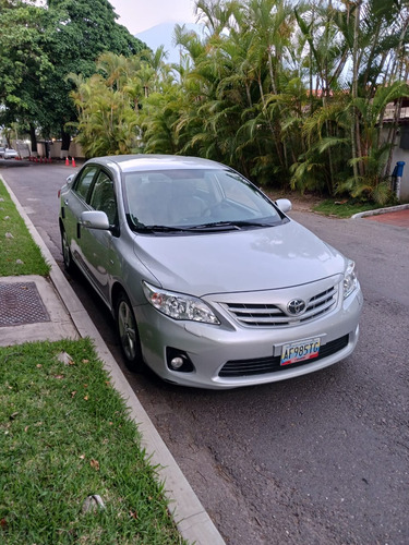 Imagen 2 de 12 de Toyota Corolla Gli