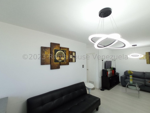 Imagen 7 de 30 de Moderno Y Remodelado Apartamento En Venta Con Conexión A Planta Electrica En El Este De Barquisimeto Lp 245899