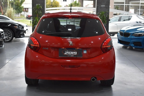 Imagen 10 de 18 de Peugeot 208 1.6 Urban Tech Car-cash
