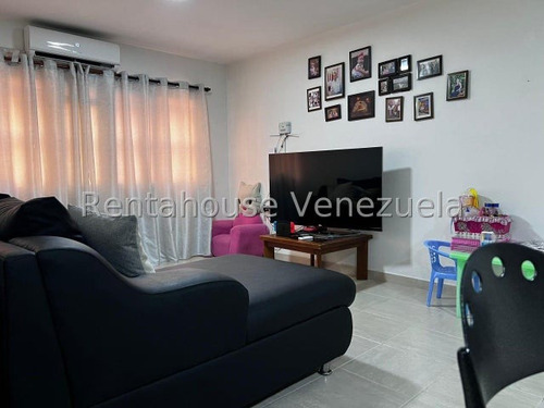 Apartamento En Venta Cabudare Piedad Sur Vista Verde Codigo 2 5 7 3 7 7 Mldred De Oportunidad Comodo Y Remodelado Deja Tres Aire Split Conjunto Privado Con Vigilancia El Edificio Tiene Pozo