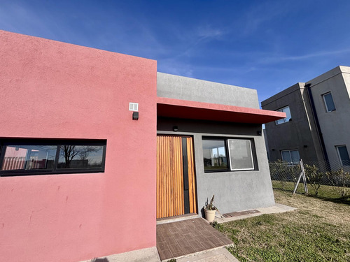 Casa En Venta San Sebastian Area 13