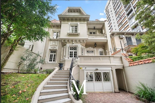 Casa En Venta- Belgrano-zona Embajadas- Pileta Y 3 Cocheras