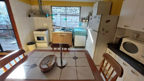 Comoda Casa De Un Piso A Pasos De Estacion De Tren