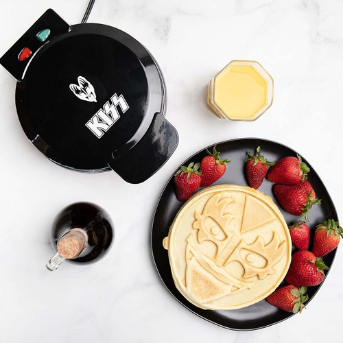 Uncanny Brands Kiss Demon Waffle Maker- ¿querías El Mejor Ki