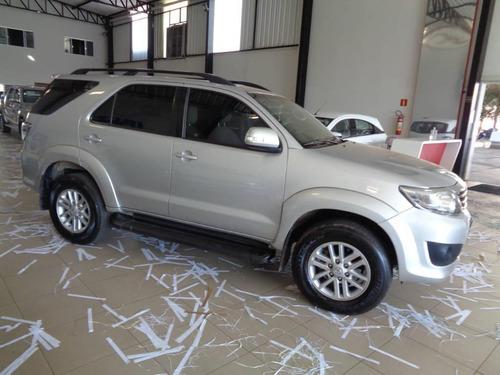 Imagem 4 de 15 de Toyota Hilux Sw4 2.7 Sr 4x2 Aut.