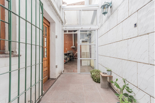Casa. Gran Potencial Para Desarrollo Inmobiliario. Quincho Y Garage. Avellaneda Centro
