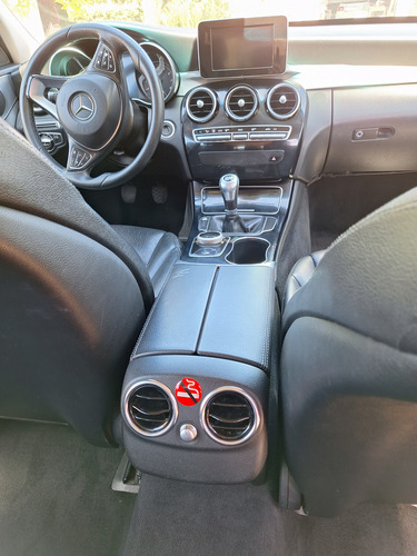 Mercedes Benz Familiar C180