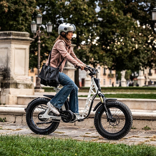 Bicicleta Eléctrica Fantic Issimo Urban Color Blanco