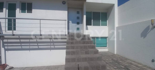 Casa En Renta, Cerro De Chapultepec 221, Colinas Del Cimatario, Querétaro, Qro.