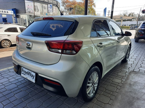 Imagen 22 de 25 de Kia Rio Ex 1.6 Manual Impecable, Con Garantia G