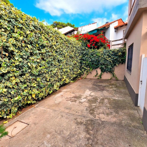 Imagen 15 de 18 de Casa Con Espacio Aéreo Lugar Para Auto. Sin Expensas.