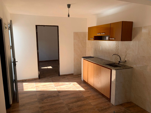 Apartamento Alquiler 1 Dormitorio Unión Al Frente Con Patio
