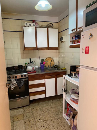 Departamento De Dos Dormitorios En Venta En Recoleta