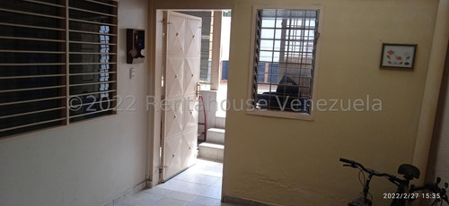 Imagen 10 de 30 de Amplia Y Cómoda Casa En Venta En Cabudare, Urb. Petimora Calle Principa, Urb. Petimora. Jose G. López Tlf. 04145533925. Lara, Venezuela