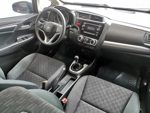 Imagen 8 de 12 de Honda Fit 2017 1.5 Cool Mt 5 Marchas