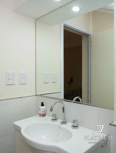 Venta Dúplex 2 Dormitorios Grand Bourg Con Cochera