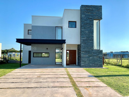 Casa  En Venta En San Sebastian - Area 13, San Sebastian, Escobar