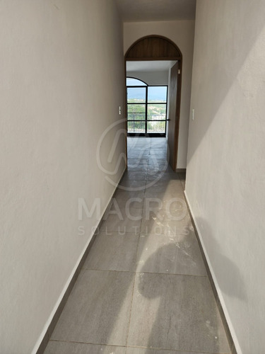 Casa En Venta En Fracc. Real De Oaxtepec Con Amplio Jardín Y Bardas Propias