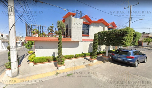 Casa En Venta En Valle De Los Cipreses, Izcalli Del Valle, Tultitlan, Edo. Méx. Met025