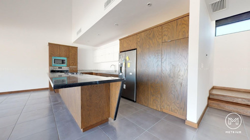 Imagen 8 de 27 de Casa En Venta En Bosques Del Valle V Con Recamara En Planta