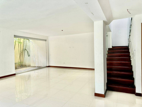 Moderno E Impecable Townhouse En El Conjunto Residencial Villas Magdalena