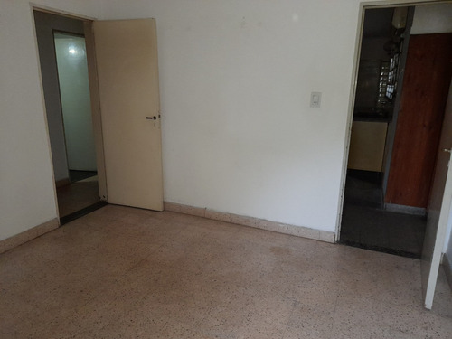 Casa 532 Y 117, 2 Dormitorios, Garaje Pasante, Parque, Galpon.