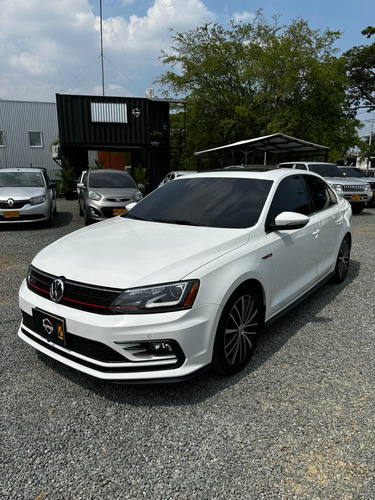 Volkswagen Jetta 2.0 Gli 211 hp