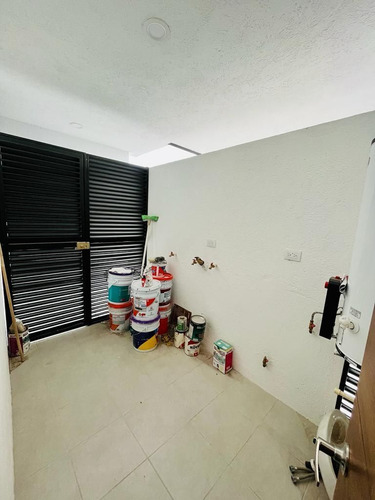 Estrena Casa En Lomas De Juriquilla, 4 Recamaras, Una En Pb, 4 Baños, Jardín