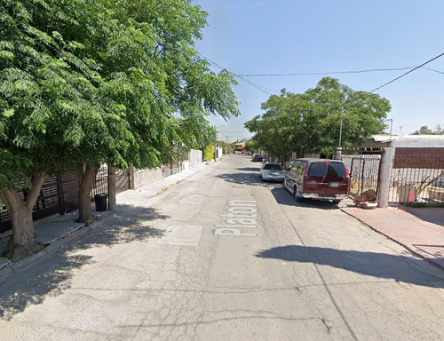 Casa En Venta, Col. Munumental, Cd Juarez, Chihuahua A0512