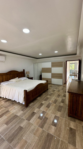 Villa En Venta En Metro Country Club Juan Dolio.