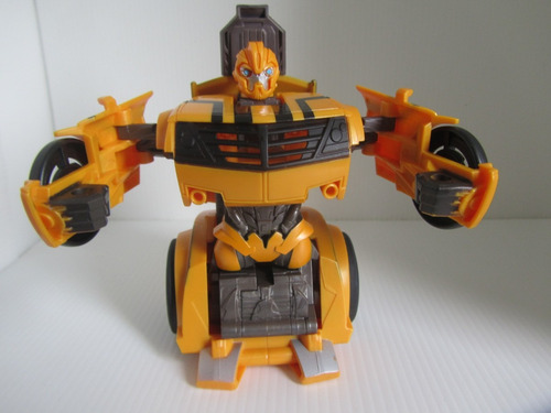 Bumblebee Transformer Auto Transforma Cuando Rueda A Pilas (Usado)