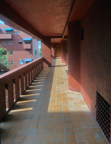 Imagen 2 de 14 de Santa Fe, Guillermo González Camarena.