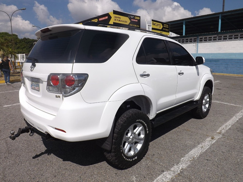 Toyota Fortuner .